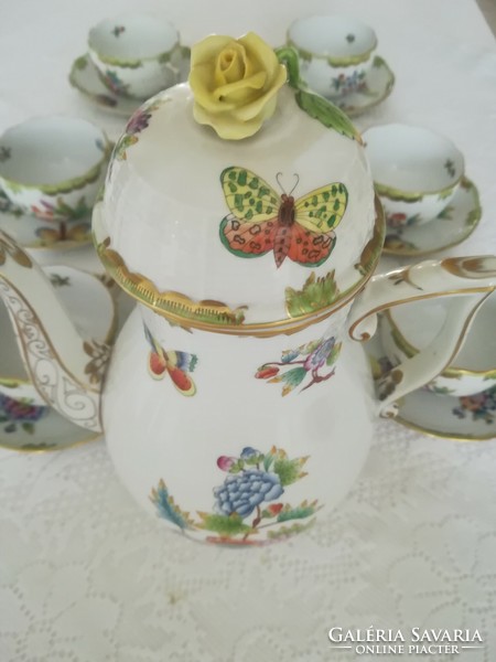 Tea set with Victoria pattern from Herend