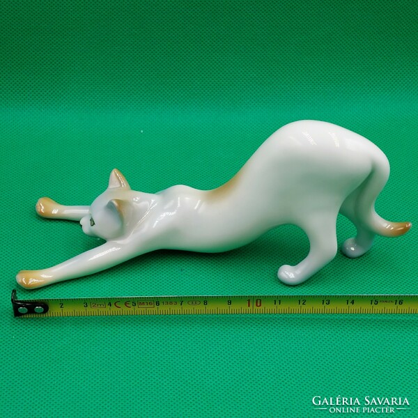 Ritka gyűjtői Hollóházi Nyújtózkodó cica figura