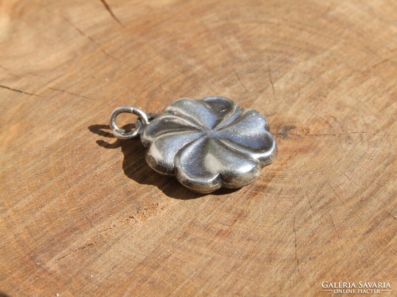 Silver pendant (210509)