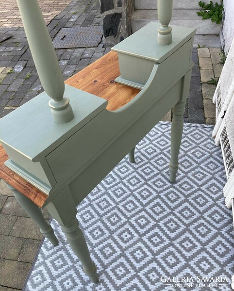 Vintage dressing table or dressing table