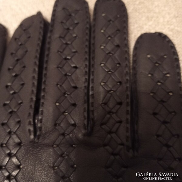 New, black, lined, soft leather gloves for men. 9-Es.