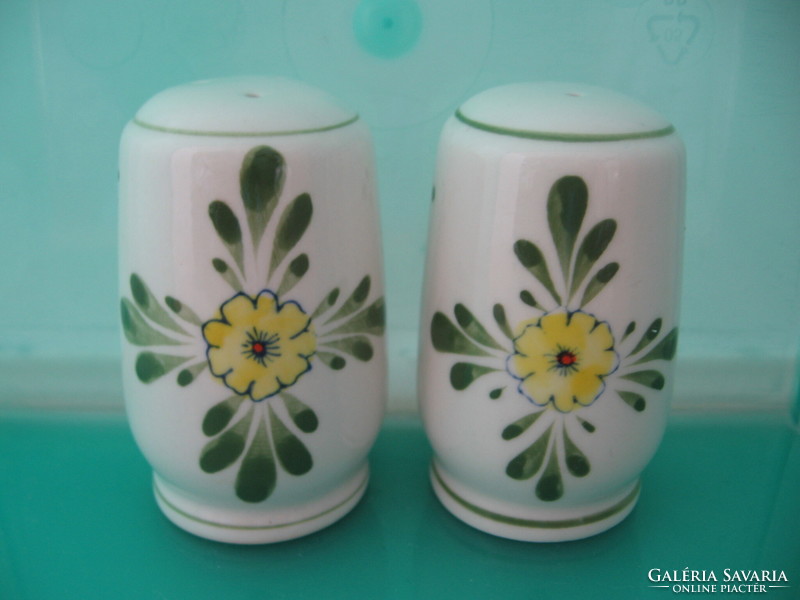 Retro primrose salt, pepper shaker, table spice holder