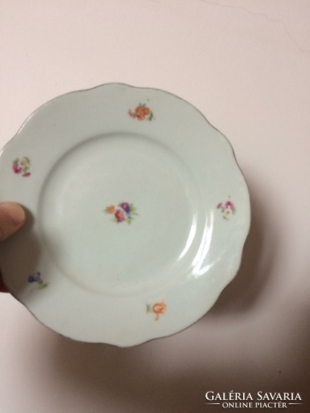 5 Zsolnay flower-patterned porcelain plates, perhaps pieces of an old cake coffee tea set