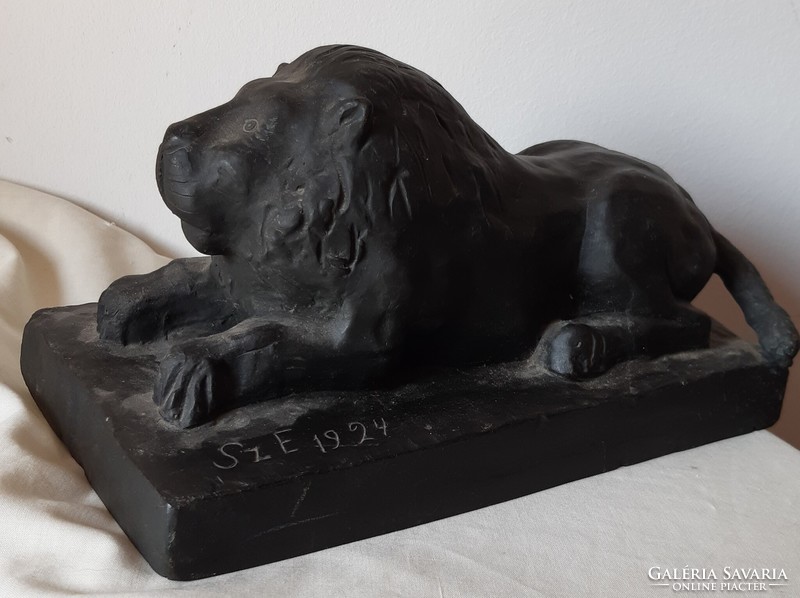 Szőllősi Endre: oroszlán, bronz szobor, 29x15x15 cm, 5.1 kg