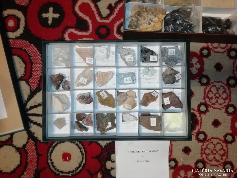The mineral collection is in the condition shown in the pictures