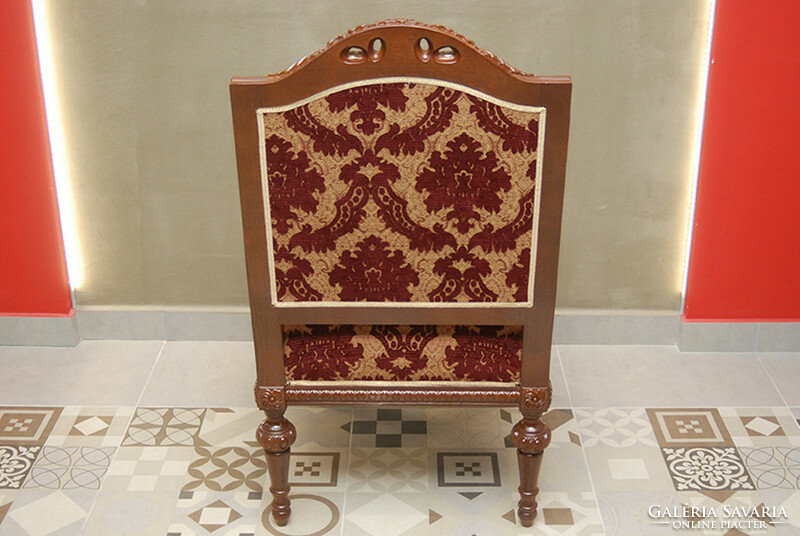 Neo-Renaissance armchair with armrests