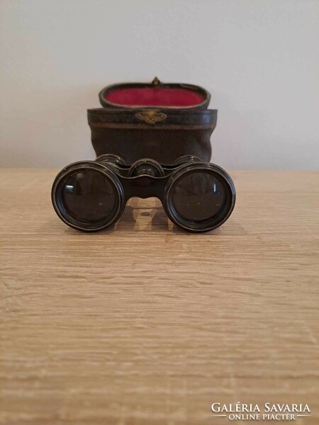 Theater binoculars in original leather holder