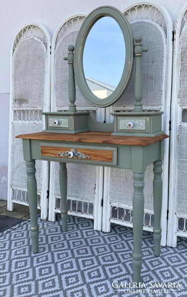 Vintage dressing table or dressing table