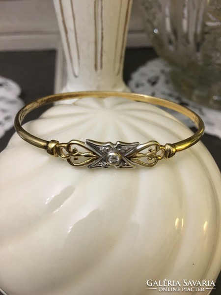 Beautiful 14 carat gold bracelet for sale