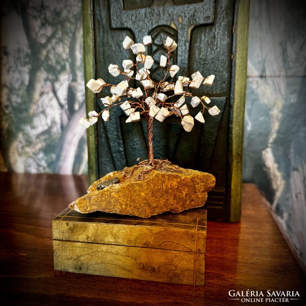 Bonsai gem jewelry tree lucky tree, tree of life, money tree, crystal tree made of howlith quartz stones gem tree