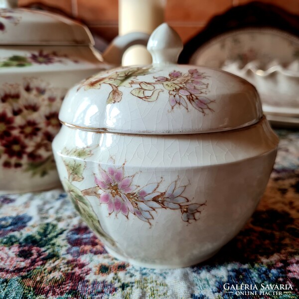 Beautiful Zsolnay tea set - with family mark