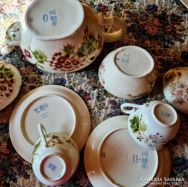 Beautiful Zsolnay tea set - with family mark