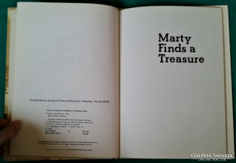 Dorothy Fay Richards :Marty Finds a Treasure -  Tanulságos történet az előítéletekről - idegen nyelv