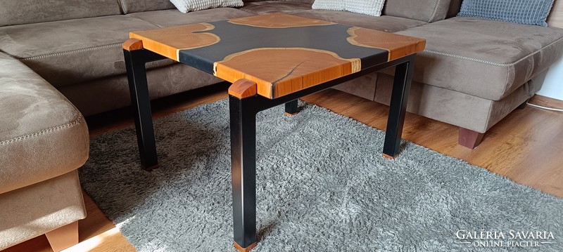 Egyedi  tervezésű dohányzó asztal