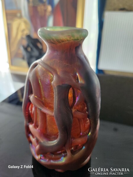 Irizáló kis váza