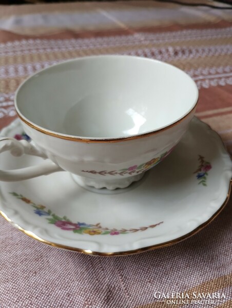 Vintage porcelán csészék tányérral (kettő)