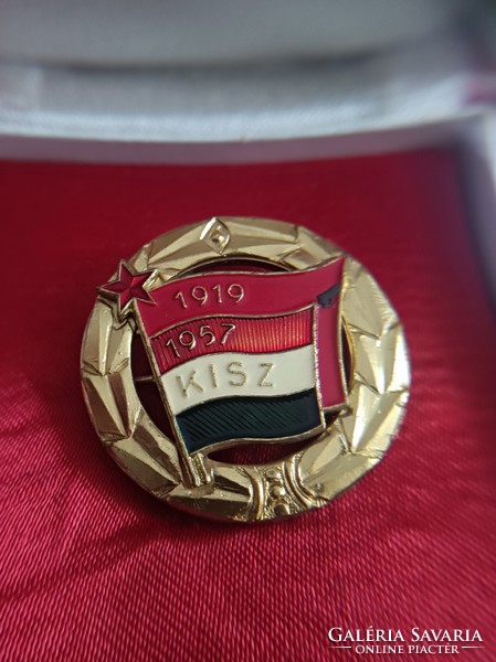 Small badge, in nice condition.