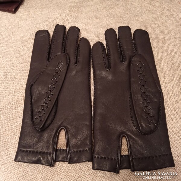New, black, lined, soft leather gloves for men. 9-Es.