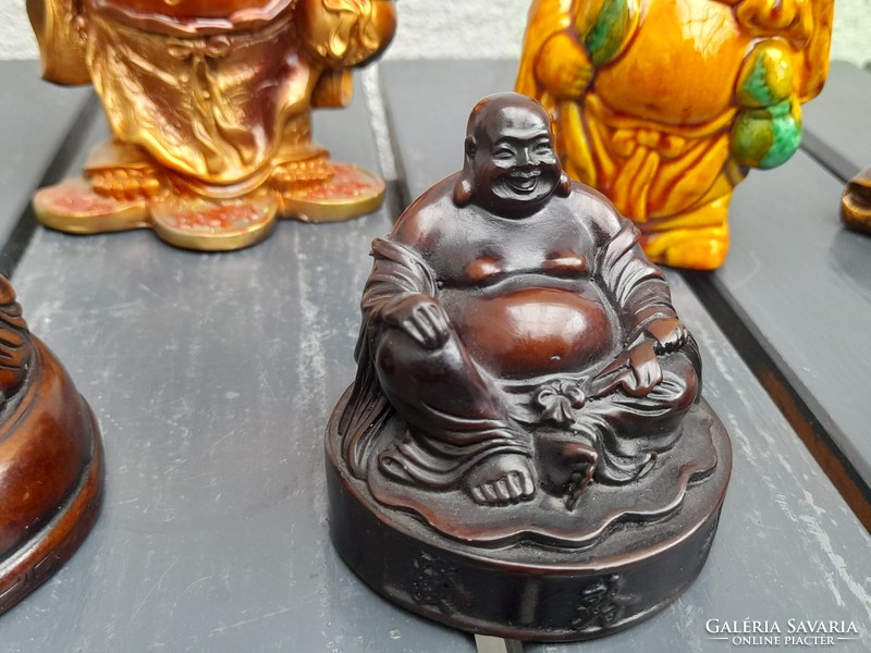 Budha figurák egyben