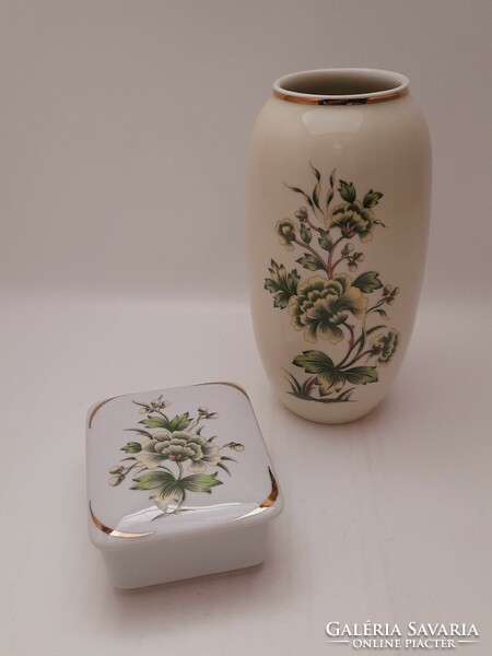 Horlóháza porcelain hydrangea pattern vase and bonbonnier, 2 in one