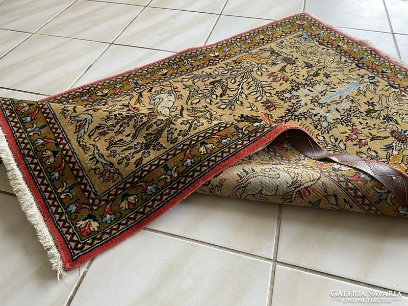 Hand-knotted Ghom Persian carpet with silk - 135x80