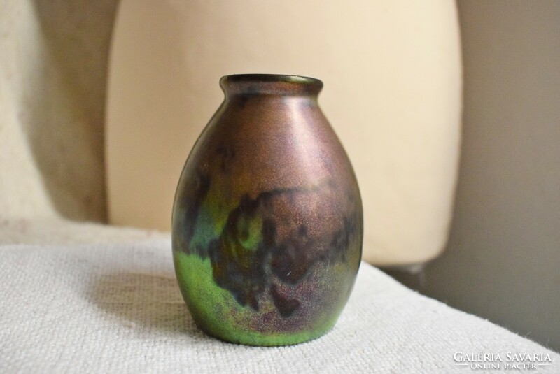 Zsolnay, porcelain vase, eosin, labrador glaze 7.5 x 9.5 cm small glaze damage!