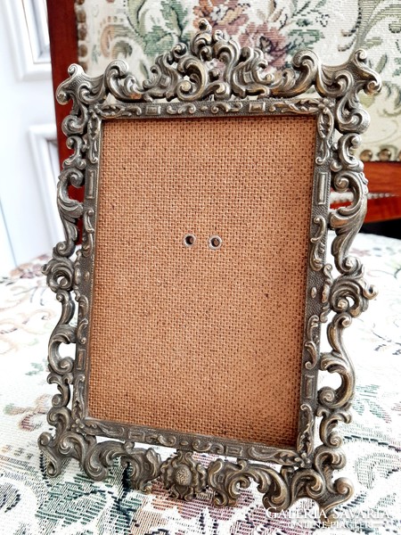 Pair of beautiful baroque patterned copper or bronze photo frames, can be hung on the table or on the wall