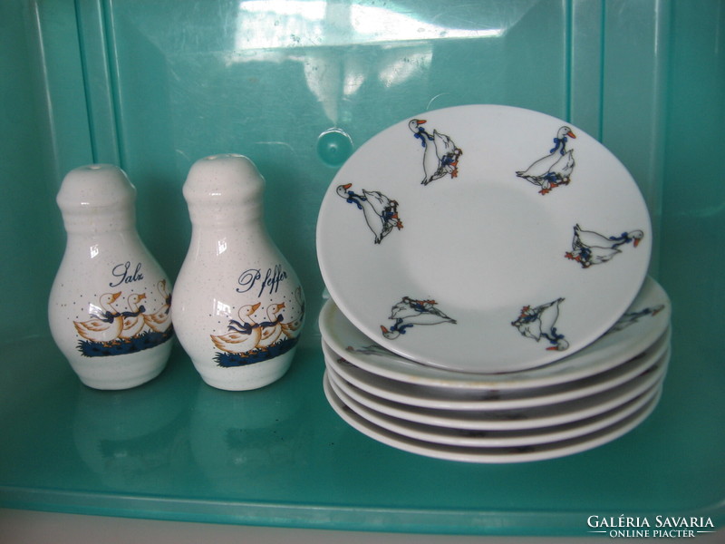 Goose ribbon salt, pepper shaker and small plate set