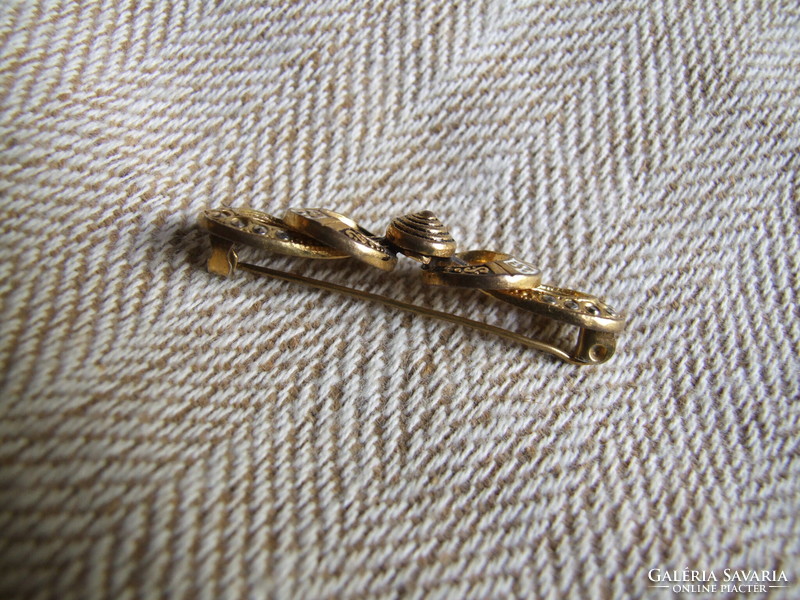 Copper badge with marcasite (060529)