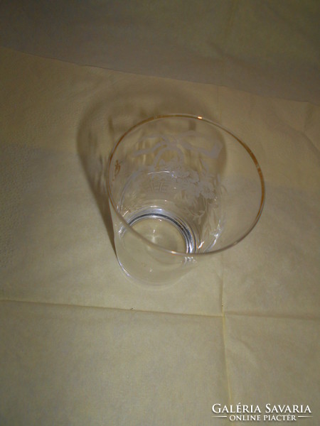 Basket with pattern commemorative antique glass cup