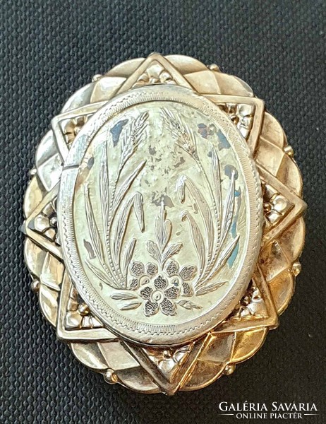 Art Nouveau, antique silver brooch, with an openable back