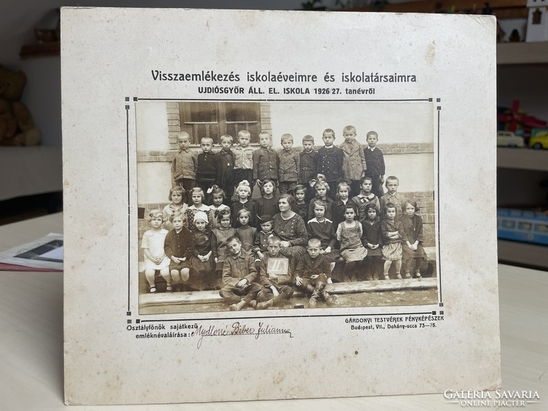 School photo, Diósgyőr, 1926-1927