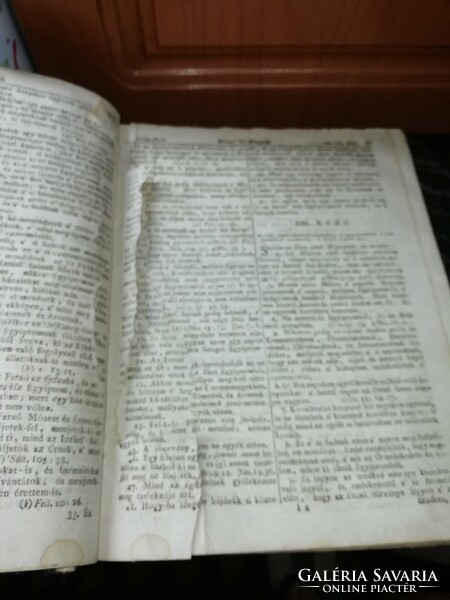 Szent Biblia 1804 Károli Gáspár    képeken látható állapotban van
