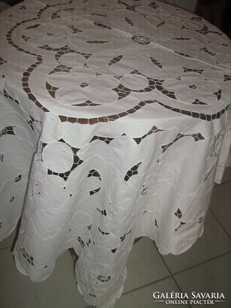 Beautiful white floral rosette stitched lace tablecloth