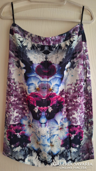 Beautiful Marks & Spencer skirt, size 38