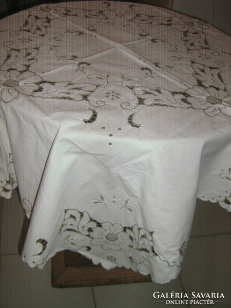 Beautiful white floral rosette stitched lace tablecloth