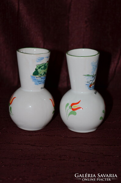 2 small ceramic vases