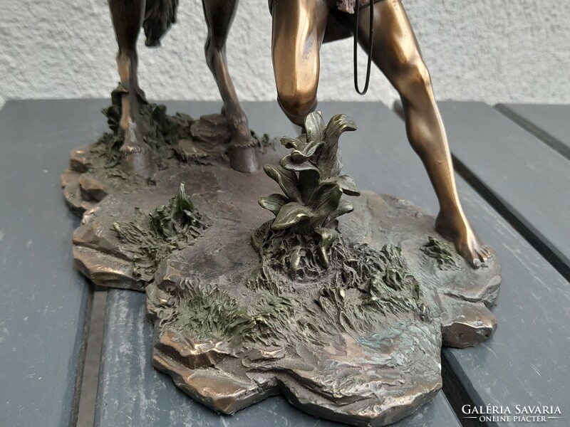 Nagyméretű meseszép bronzírozott lovas szobor