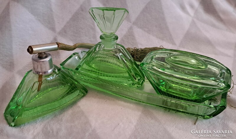 For chorizo users only, set of 4 green glass antique toilet bowls (l4586)