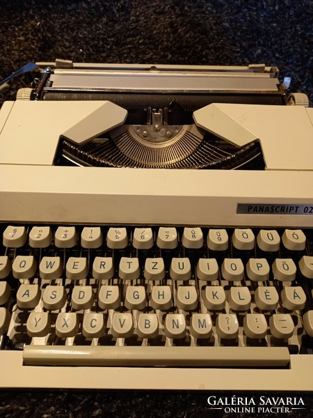 Retro bag typewriter panascript 025