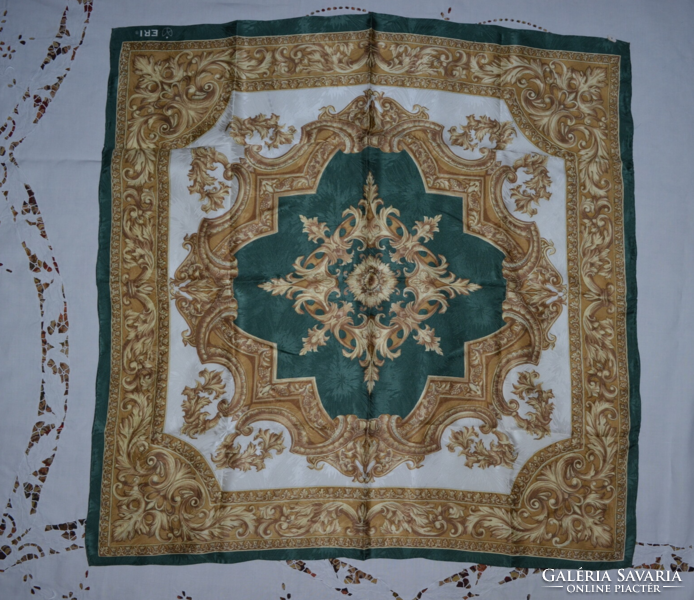 Baroque shawl