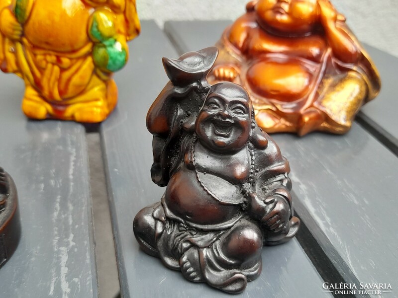 Buddha figures in one