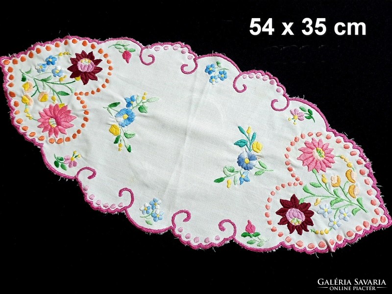 2 tablecloths embroidered with a Kalocsa pattern, runner, size on the pictures
