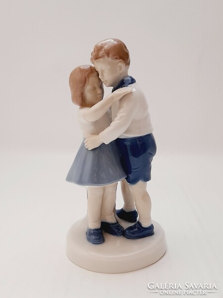 Táncoló gyerekek, német porcelán figura, 14 cm