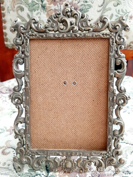 Pair of beautiful baroque patterned copper or bronze photo frames, can be hung on the table or on the wall