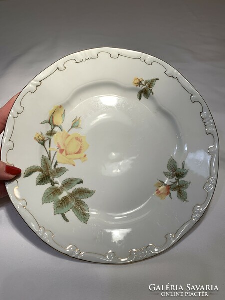 Zsolnay plate with yellow roses