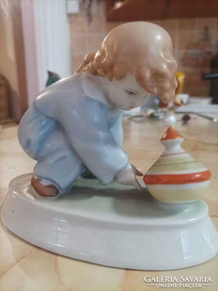 Zsolnay porcelán figura eladó