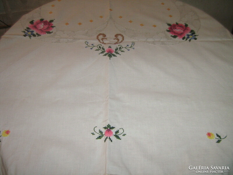 Beautiful Toledo rose tablecloth embroidered with cross stitch