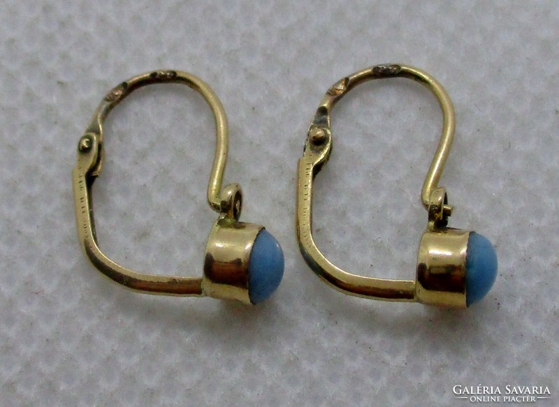 Beautiful antique gold earrings with turquoise stones