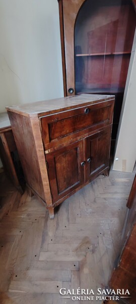 Small cabinet with drawers